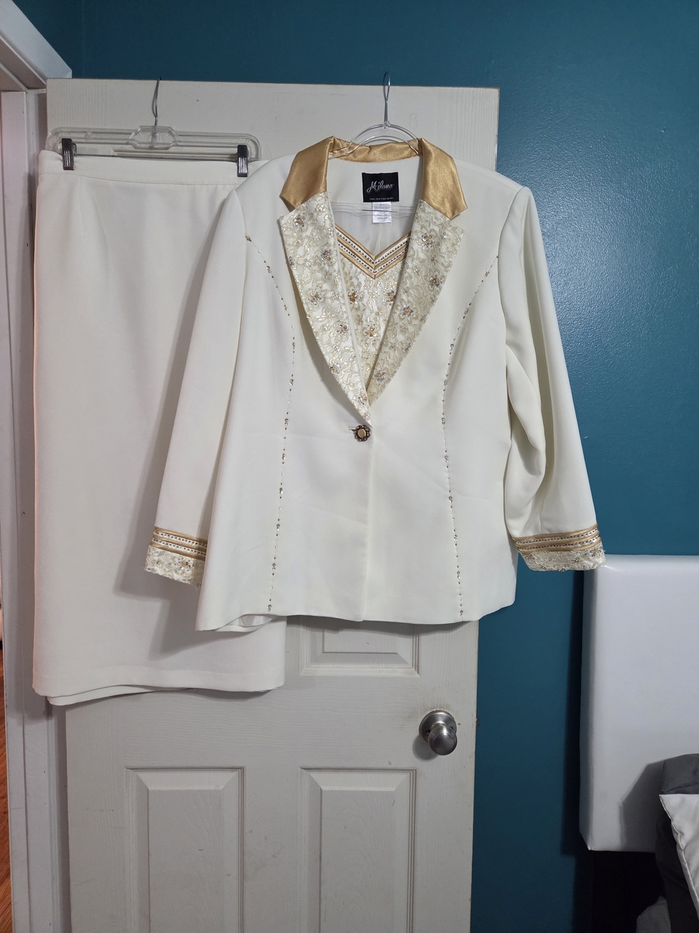 Vintage Milano Elegant Cream & Metallic Gold 2pc Skirt Suit Set Event Wear